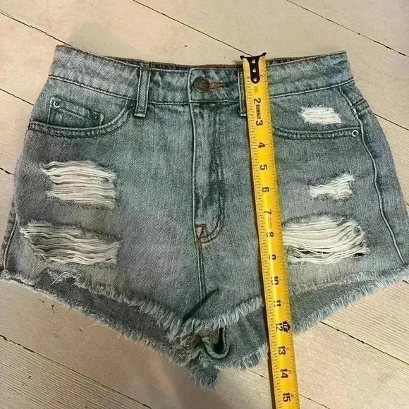 BDG High Rise Dree Cheeky Distressed Denim Shorts Size 28 - Picture 4 of 5
